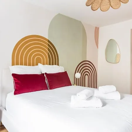 Appartement Place De La Nation - 2gg - Iii *